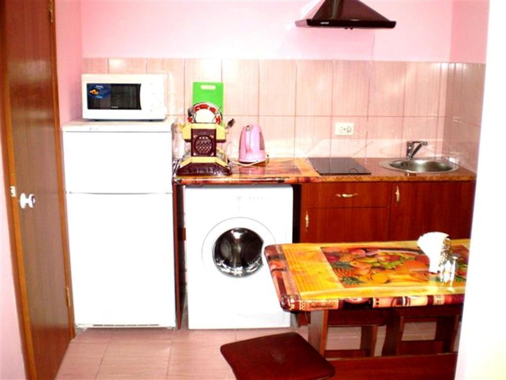 2 Комнаты 4 Дивана Чкалова-Садовая "Сити Центр" 2 Этаж Wi-Fi 2 Этажный Отдельный Дом นิโกลาเยฟ ห้อง รูปภาพ