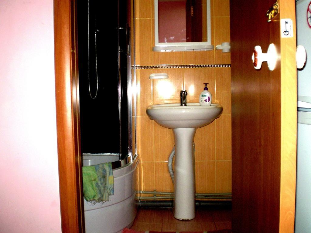 2 Комнаты 4 Дивана Чкалова-Садовая "Сити Центр" 2 Этаж Wi-Fi 2 Этажный Отдельный Дом นิโกลาเยฟ ห้อง รูปภาพ